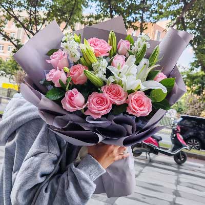 南平11朵戴安娜粉玫瑰百合，与你一起追逐梦想